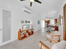 Seaside Caribbean Comfort - Between Beach and City