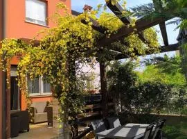 Dvosobni apartman cijela kuća za odmor s privatnim vrtom i terasom Rovinjsko Selo, Rovinj