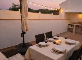 La Casita de Isabel, Near Ronda, Sierra de Grazalema, khách sạn ở Montecorto