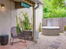 The Wagen Haus, fireplace and hot tub!