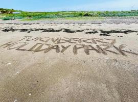 Turnberry Holiday Park Amazing Sea View, hotel i Girvan