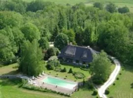 Chaumière d'exception , 8 places, piscine, calme