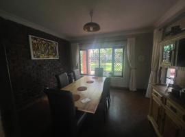 Saint Brelades Inn, hotel a Harare