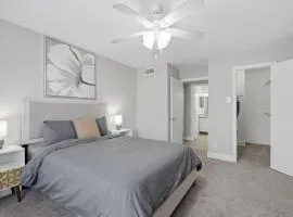 Chic 1BR getaway with modern finishes