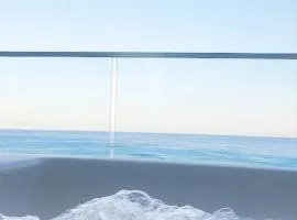 Pnoé Sea View Suites