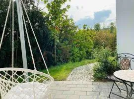 Private Terrace and Hammock Chair - Quiet Oasis near Esslingen