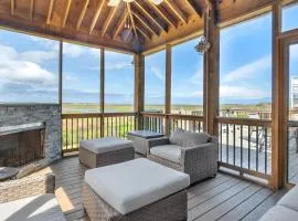 Here and Now by Oak Island Accommodations