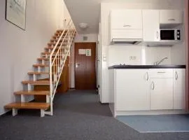 Sindel Living service or Business Duplex apartment near Daimler