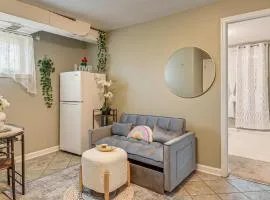 12 Mi to Natl Mall Cozy Apt with Shared Patio