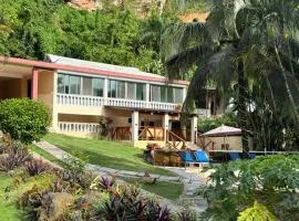 Casa se campo entre montañas Quisqueya paisa