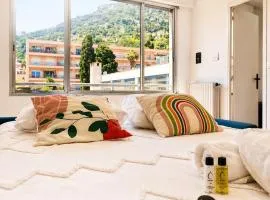 Central apartment near beach & restaurants