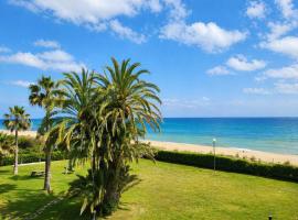 Relaxing Seafront Apartment Gavà 20 Min from BCN: Gavà'da bir otel