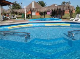 Termas Sol Y Luna, hotel with pools in Termas del Daymán