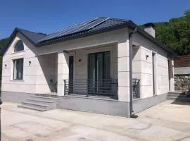 L&V house