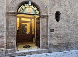 Palazzo Brunamonti Boutique Hotel, hótel í Bevagna