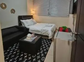 Regular Room - Shared Bathroom