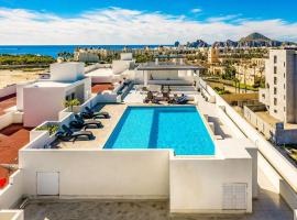 Bahia del tezal 202b: 2BR/2BT Condo, Big pool, 5 minutes walk to Beach!, hotel en Cabo San Lucas