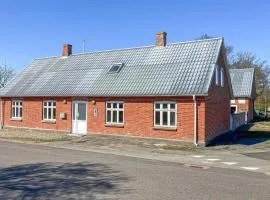 6 Bedroom Lovely Home In Thyholm