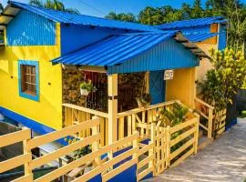 Springhouse jarabacoa casa colorida piscina privada