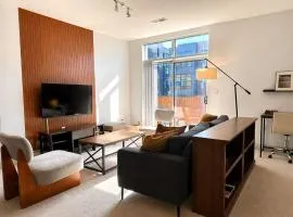 Spacious Third Ward Apt Near Summerfest with Balcony - Sleeps 4