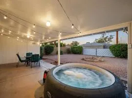 Scottsdale Retreat Relaxing Jacuzzi Outdoor BBQ