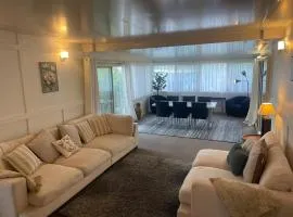 Easy Wagga Stopover, Spacious & Comfortable