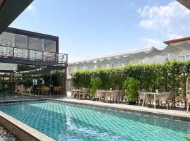 ไดมอนด์ โฮเทล โรงแรมในBan Krasang