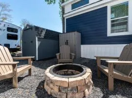 Pool • Fire Pit • Game Room • Sleeps 8