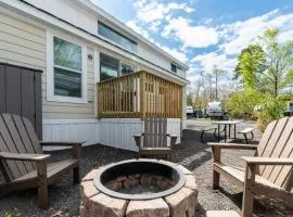 Near Beach • Pool + Games • Sleeps 8