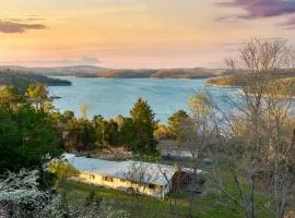 Beaver Lake Escape Sunset View Trails