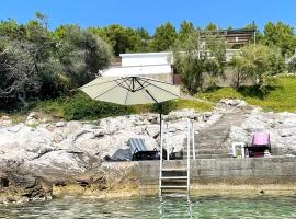Waterfront House Arnet by Villas Guide, Hotel in Blato