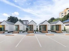 YUDream Mini Village