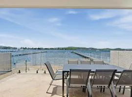 Saltwater - Shared Jetty Access