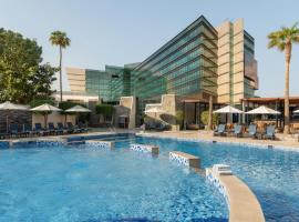 The Creekside Hotel, Dubai - an Accor Hotel, &xi;&epsilon;&nu;&omicron;&delta;&omicron;&chi;&epsilon;ί&omicron; &kappa;&omicron;&nu;&tau;ά &sigma;&tau;&omicron; &Delta;&iota;&epsilon;&theta;&nu;έ&sigmaf; &Alpha;&epsilon;&rho;&omicron;&delta;&rho;ό&mu;&iota;&omicron; &Nu;&tau;&omicron;&upsilon;&mu;&pi;ά&iota;, &Nu;&tau;&omicron;&upsilon;&mu;&pi;ά&iota;