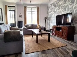 Entre Vignes & Vergers, maison 2 à 8 pers, jardin clos, cheminée, garage, 10 min Auxerre