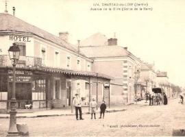 Hotel de la gare, hotel dengan parkir di Chateau-du-Loir