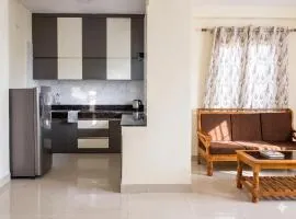 Entire Apartment -Pradhan Nagar Middle of the city