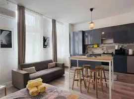 Sunny Studio Apartment