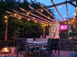 The Chase, Luxury Hot Tub Retreat, Pets Welcomed