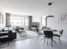 Top Floor Luxury - 2BR Scandi Home in City Center