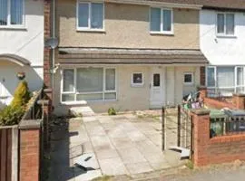 House Sleeps 10 with Garden and Pets Welcome