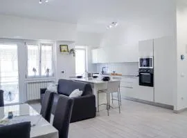Luminous Central Apartment near the Sea