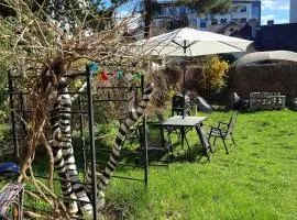 WILLA RETRO Hostel & Garden