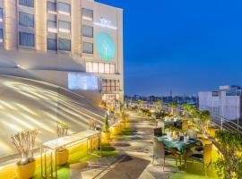 Nirvana Sarovar Portico Gorakhpur, hotel i Gorakhpur