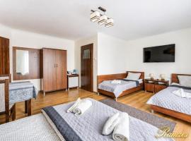 RAMZES USTKA -pokoje z balkonami,parking,rowery,dobry dojazd do plazy i centrum, hotel a Ustka