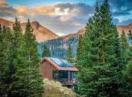 All-Inclusive Mountain Cabin Retreat with cook & Epic Alpine Views in Truckee, California