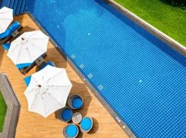 Kata Beach Pool View Condo - 400m from the Beach