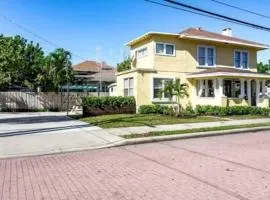 Stylish Historic Studio Hideaway with Private Entrance Near Intracoastal Waterway, West Palm Beach, Florida