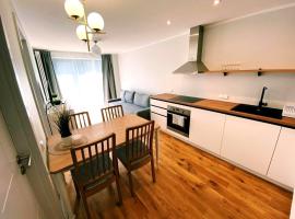 Albatross Mini - 2 Room Seaside Air-conditioned Apartment with Balcony, hotel i Ķesterciems