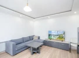 21Great apartment near Republic Square with a balcony